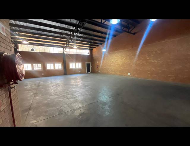 300M² WAREHOUSE TO LET IN N4 GATEWAY INDUSTRIAL PARK